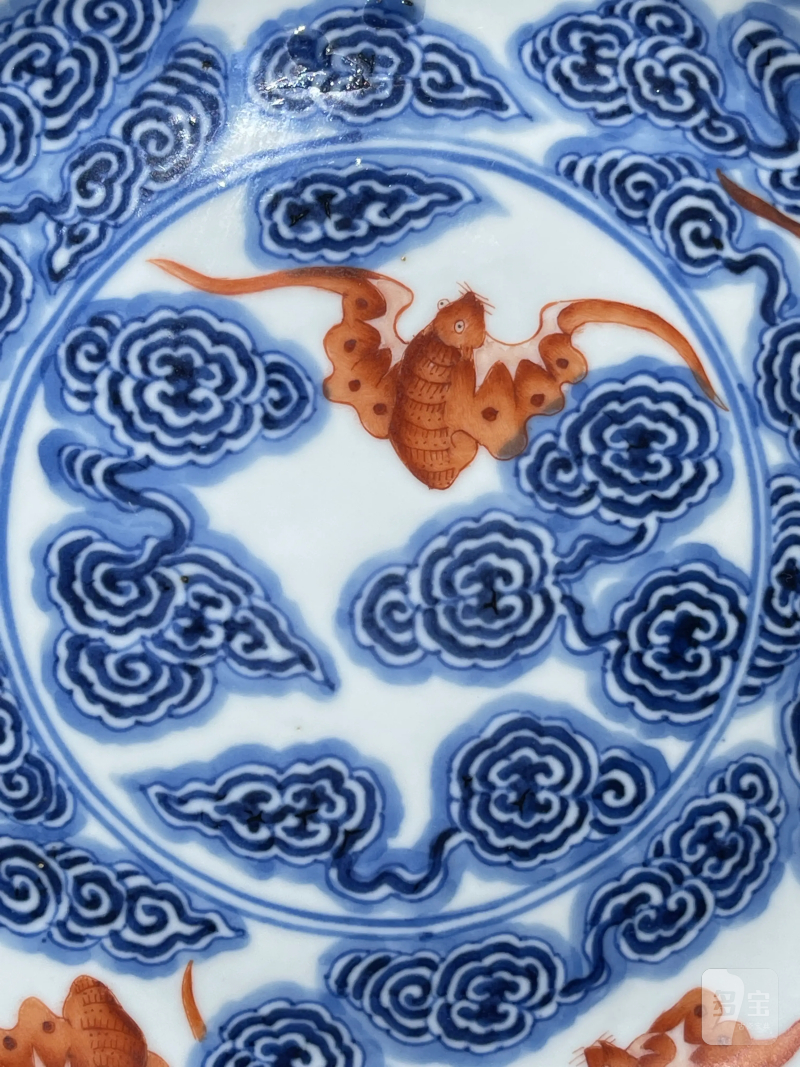 清宣统 青花矾红洪福齐天纹盘 - 图3